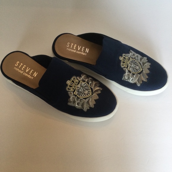 Steven by Steve Madden NC-Lori Slide-In Canvas Navy Shoe - Picture 3 of 6